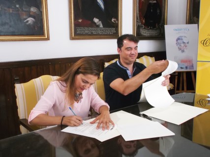 Igualdad de Orihuela y la asociación Diversitat firman un convenio con medidas de prevención, sensibilización y visibilidad del colectivo LGTBI en el Día del Orgullo
