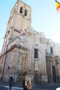 Las medidas para el acceso a bibliotecas, salas de exposiciones y monumentos se flexibilizan y los cines, teatros y auditorios podrán reanudar su actividad con limitaciones desde mañana, lunes 1 de junio, en la fase 2 de la desescalada
