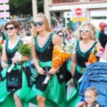 Desfile de abanderadas, en las Fiestas de la Reconquista y de Moros y Cristianos 2019, en Orihuela (14 julio 2019)_64