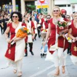 Desfile de abanderadas, en las Fiestas de la Reconquista y de Moros y Cristianos 2019, en Orihuela (14 julio 2019)_72