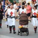 Desfile de abanderadas, en las Fiestas de la Reconquista y de Moros y Cristianos 2019, en Orihuela (14 julio 2019)_89