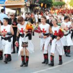 Desfile de abanderadas, en las Fiestas de la Reconquista y de Moros y Cristianos 2019, en Orihuela (14 julio 2019)_90