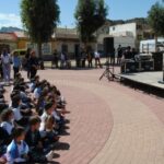 Inauguración de los VIII Murales de San Isidro, por los alumnos del colegio Jesús María de San Agustín y por la cantante oriolana Esmeraldo Grao, en Orihuela (3 mayo 2019)_2