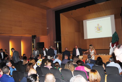 Presentación de la revista oficial y del cartel de las Fiestas de la Reconquista y de Moros y Cristianos de Orihuela (21 junio 2018)_1