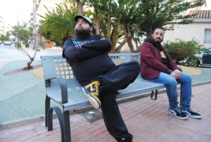Los cómicos Trino García y Fran Fernández./GM Trino García y Fran Fernández, cómicos de la Vega Baja: "'Soy de la Vega Baja’ es un espectáculo necesario, en el que hablamos y presumimos de la comarca y su idiosincrasia''