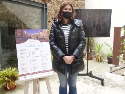 La edil de Turismo y Festividades de Orihuela, Mariola Rocamora./GM Orihuela, evento: Ruta turística guiada y gratuita 'Nuestra Semana Santa', organizada por la Concejalía de Turismo y Festividades