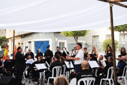 La asociación cultural ACAMDO ha interpretado varias piezas, mientras que el periodista José Antonio López Egío ha relatado el hecho histórico./GM Gran éxito de público en el día grande de los actos programados para conmemorar el V Centenario de la Batalla de Bonanza