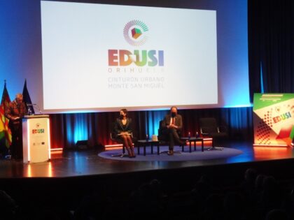 El director-coordinador técnico de EDUSI-Orihuela, Eduardo Rodríguez, muestra los objetivos marcados en esta estrategia./GM El Ayuntamiento presenta la Estrategia de Desarrollo Urbano Sostenible (EDUSI) con la que le da la oportunidad de futuro para la transformación y regeneración al Cinturón Urbano del Monte San Miguel