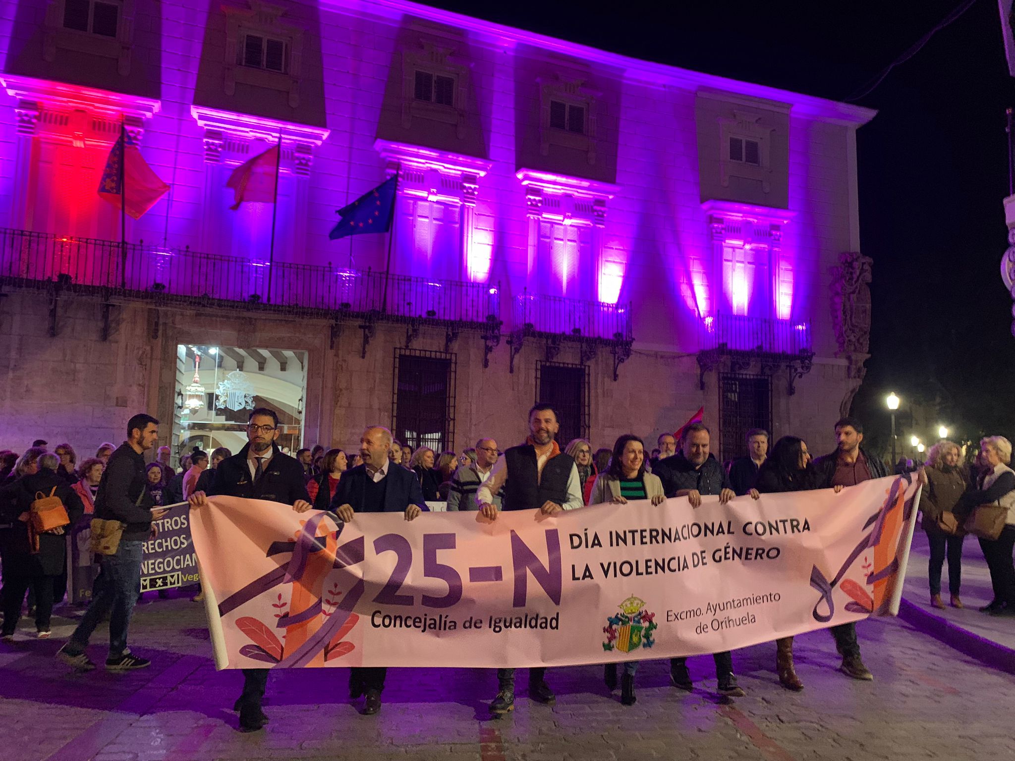 Orihuela celebra la marcha por la eliminación de la violencia contra las mujeres