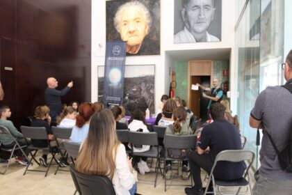 Ciento treinta escolares de todas las edades llenan el día de la Ciencia Divertida de Ars Creatio