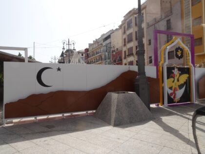 Orihuela, evento: 'Teenparty' con dj's locales y 'Júntelo', por los Moros Almohábenos, dentro de los actos de las Fiestas de la Reconquista y de Moros y Cristianos organizados por las comparsas cristianas y moras