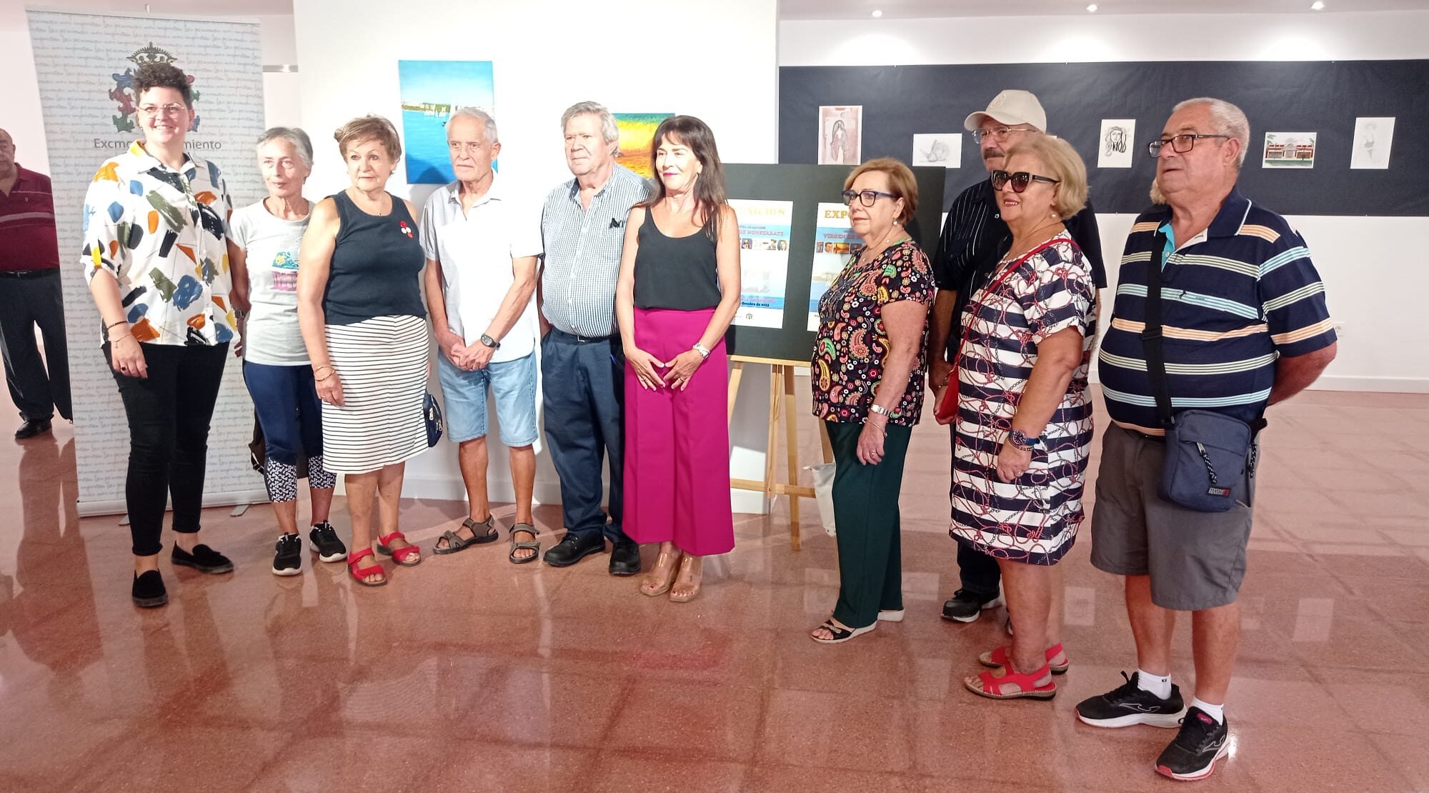 Bienestar Social inaugura la exposición de obras realizadas por los usuarios del Centro de Mayores 'Virgen de Monserrate'
