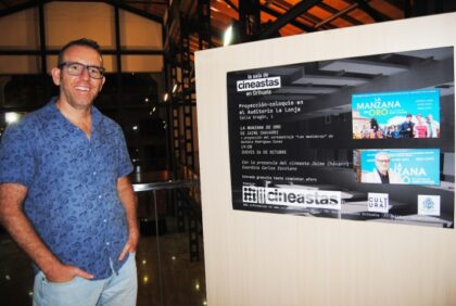 Carlos Escolano, coordinador de la 'Sala de cineastas en Orihuela': "Es una actividad cultural colectiva, en la que se proyectará una película con un cine-fórum posterior y la presencia del cineasta"