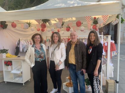 Vecinos y visitantes disfrutan ya en Almoradí de su Feria del Comercio con 'sabor' sevillano