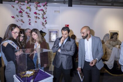La Sede de la UA crea 'Diosidades', una exposición que recorre los orígenes de la Semana Santa de Torrevieja La Sede de la UA crea 'Diosidades', una exposición que recorre los orígenes de la Semana Santa de Torrevieja