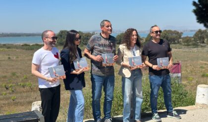 La Sede de la Universidad de Alicante en Torrevieja publica el libro fotográfico 'Entre flamencos' La Sede de la Universidad de Alicante en Torrevieja publica el libro fotográfico 'Entre flamencos'