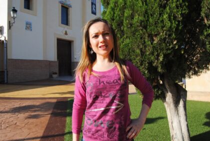 Karol Tristán, cantante y compositora oriolana: "'Tribupop' es un show de 'medleys' de las cantantes de pop español"