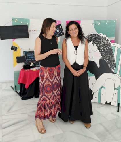 Sandra Prim y su alter ego ‘MiMisMa’ presenta una exposición que combina humor, arte y empoderamiento femenino