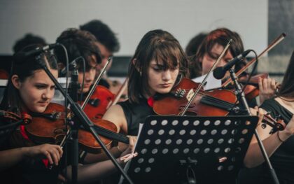 El Institut Valencià de Cultura, la FSMCV y CaixaBank convocan las becas para el alumnado de escuelas de música con una dotación de 255.000 euros El Institut Valencià de Cultura, la FSMCV y CaixaBank convocan las becas para el alumnado de escuelas de música con una dotación de 255.000 euros