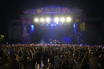 Brilla Remember deslumbra con Luli Pampín, el mejor viaje musical al pasado y el humor de 'La noche es comedia'