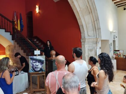 La artista residente en Orihuela, Raquel Martínez Vicedo, rememora los pueblos que se asentaron en el sur y en el este de la Península Ibérica con su exposición 'Los íberos. El poder del arte' La artista residente en Orihuela, Raquel Martínez Vicedo, rememora los pueblos que se asentaron en el sur y en el este de la Península Ibérica con su exposición 'Los íberos. El poder del arte'