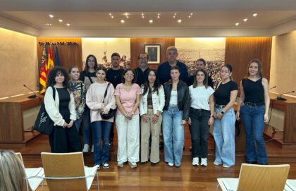 Una veintena de jóvenes se formarán y reforzarán la promoción turística y las actividades educativas de tiempo libre Una veintena de jóvenes se formarán y reforzarán la promoción turística y las actividades educativas de tiempo libre