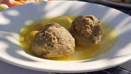 Almoradí impulsa un año más la campaña 'No comas solo en Navidad' que atenderá a 13 personas