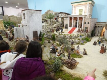 El belén municipal de Orihuela cuenta este año con más de medio millar de figuras, algunas realizadas mediante impresión 3D