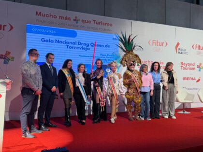 La XVIII Gala Drag Queen 'Ciudad de Torrevieja' vuelve a FITUR como uno de los grandes atractivos de su carnaval 2026