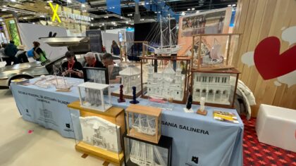 La Escuela Municipal de Artesanía Salinera de Torrevieja muestra en FITUR una de las tradiciones más singulares de la ciudad