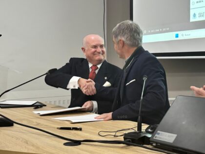 Orihuela incorpora a su patrimonio el manuscrito original del ‘Sermón de la Reconquista de Orihuela’ de 1896 donado por Julio Calvet Botella