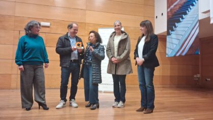 Pedro Alfaro García imparte una clase magistral de geología con la referencia del terremoto
