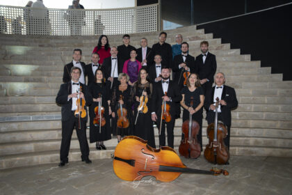 La Casanovas Orquesta vuelve a llenar el Teatro Municipal de Torrevieja con 'Sonrisas y Lágrimas', su tercer 'Family Concert'