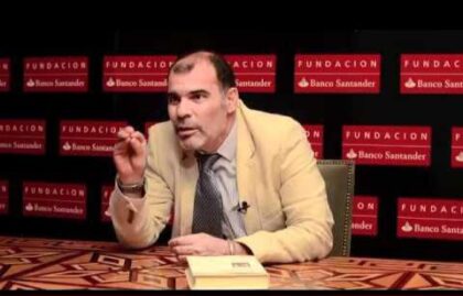 El poeta y profesor madrileño Javier Pérez Bazo gana el Premio Internacional de Poesía 'Miguel Hernández-Comunidad Valenciana'