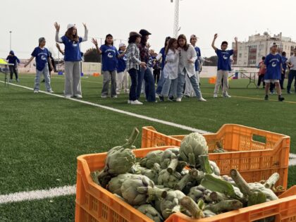 Almoradí reúne deporte, huerta y diversión en las sextas Olimpiadas Escolares de la Alcachofa