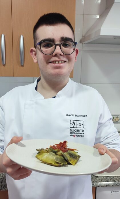 Almoradí, evento: Ponencia 'Trastornos de alimentación e hipersensibilidad en el espectro autista', por el joven David Martínez con Trastorno del Espectro Autista (TEA), dentro del 11º Congreso Nacional de la Alcachofa organizado por la Concejalía de Turismo