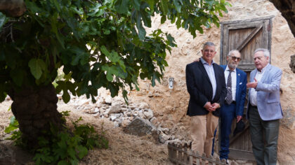El presidente del Consell Valencià de Cultura visita la Casa de Miguel Hernández y la Biblioteca 'Fernando de Loazes' en Orihuela El presidente del Consell Valencià de Cultura visita la Casa de Miguel Hernández y la Biblioteca 'Fernando de Loazes' en Orihuela