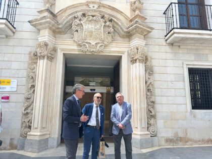 El presidente del Consell Valencià de Cultura se interesa por la recuperación patrimonial y los proyectos de revitalización de Orihuela
