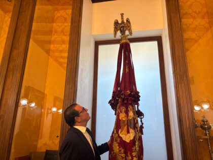 Juan Martínez Tomé será nombrado en el pleno de este jueves Síndico Portador de la Gloriosa Enseña del Oriol para las próximas Fiestas de la Reconquista y de Moros y Cristianos Juan Martínez Tomé será nombrado en el pleno de este jueves Síndico Portador de la Gloriosa Enseña del Oriol para las próximas Fiestas de la Reconquista y de Moros y Cristianos