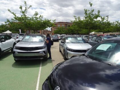 Almoradí inaugura su XXXIII Feria del Automóvil de Ocasión con más de 300 vehículos expuestos durante todo el fin de semana