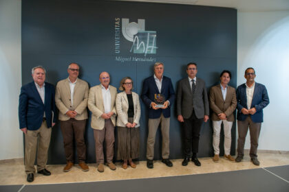 El empresario, escritor y mecenas argentino Alejandro Guillermo Roemmers visita el campus de la UMH en Orihuela El empresario, escritor y mecenas argentino Alejandro Guillermo Roemmers visita el campus de la UMH en Orihuela