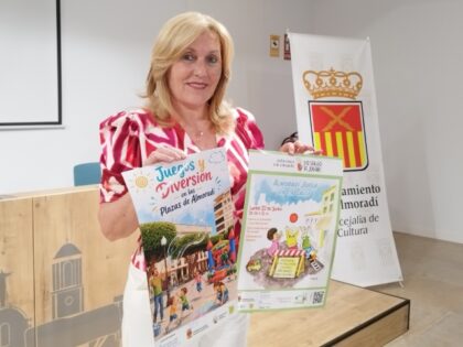 Almoradí llena sus plazas de juego para dar la bienvenida a las vacaciones escolares