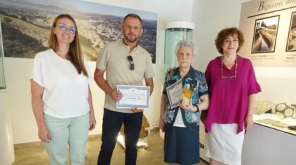 El Museo de Historia y Cultura de Bigastro incorpora una orza del siglo XIX y un fósil de sirenio de millones de años