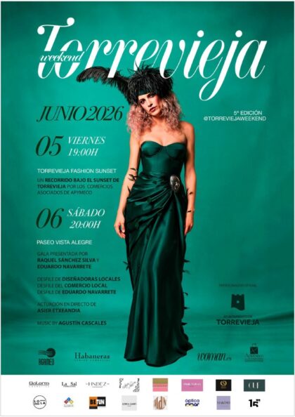 Torrevieja, evento: Gala del comercio con desfile de comercios locales, presentación de colecciones de diseñadores de Torrevieja, desfile exclusivo de la colección de Eduardo Navarrete y actuación del actor y cantante Asier Etxeandia, dentro de los actos del 5º 'Torrevieja Weekend' organizados por el Ayuntamiento