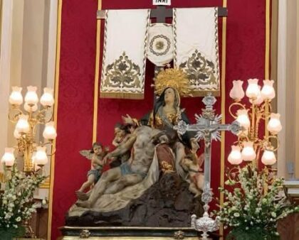 Dolores, evento: Apertura de las puertas de la iglesia, bajada de la patrona, salutación y serenata a la Virgen de los Dolores, dentro de las fiestas patronales en honor a Nuestra Señora de los Dolores